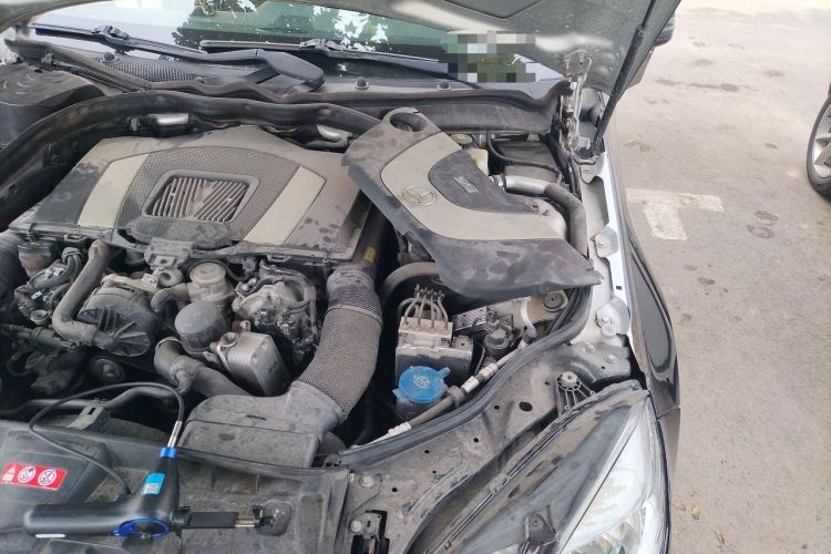 Used Mercedes-Benz E-Class 2010 E 300 L Fashion Model Engine Bay Left