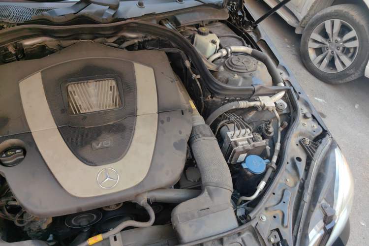 Used Mercedes-Benz E-Class 2010 E 300 L Fashion Model Engine Bay Left