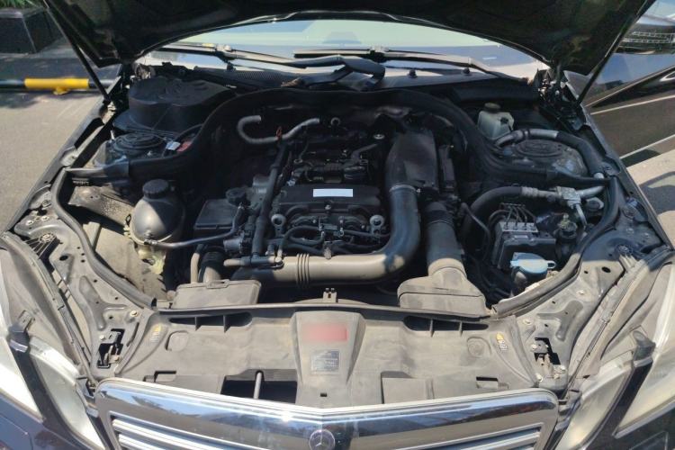 Used Mercedes-Benz E-Class 2010 E 260 L CGI Elegant Model Engine Bay