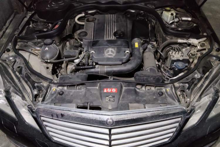 Used Mercedes-Benz E-Class 2010 E 200 CGI Elegant Model Engine Bay