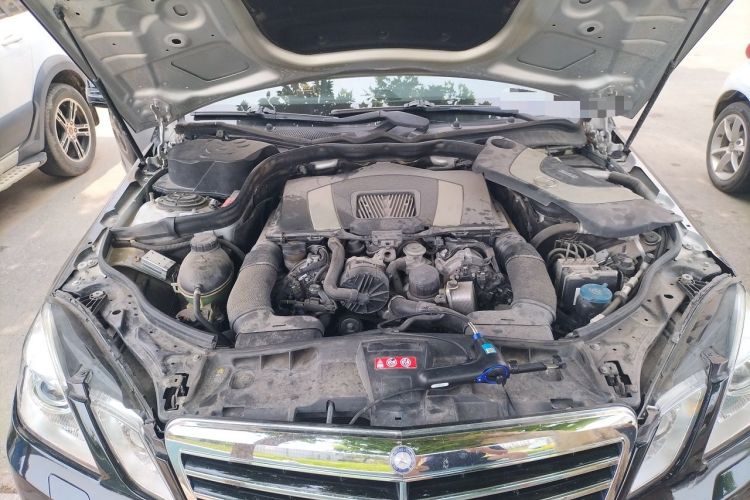 Used Mercedes-Benz E-Class 2010 E 300 L Fashion Model Engine Bay