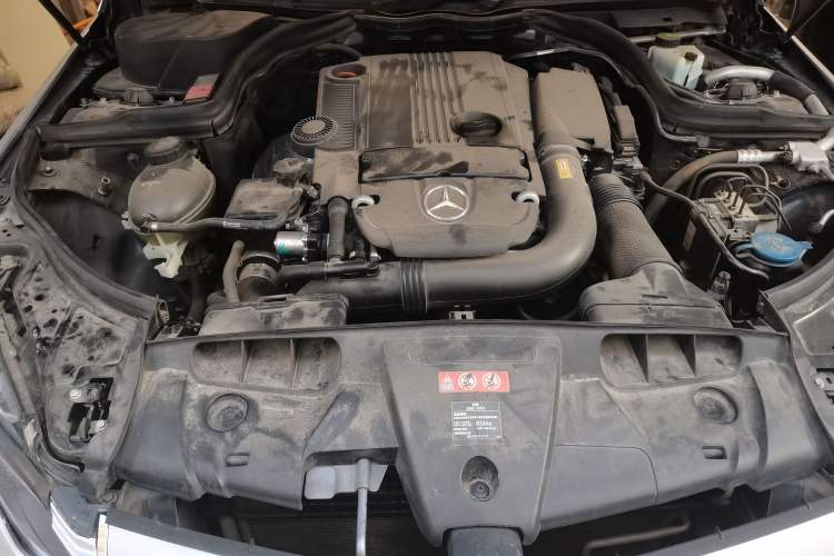Used Mercedes-Benz E-Class 2010 E 260 CGI Coupe Engine Bay