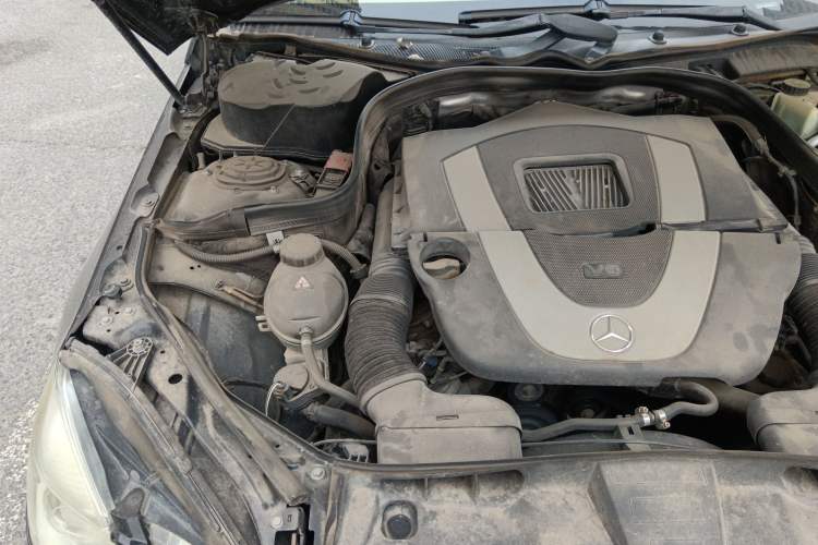 Used Mercedes-Benz E-Class 2010 E 300 Fashion Luxury Edition Engine Bay Right