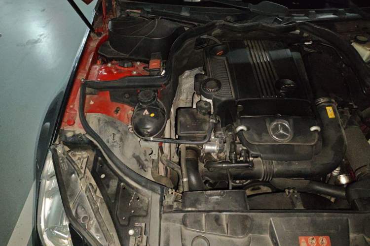 Used Mercedes-Benz E-Class 2010 E 260 CGI Coupe Engine Bay Right