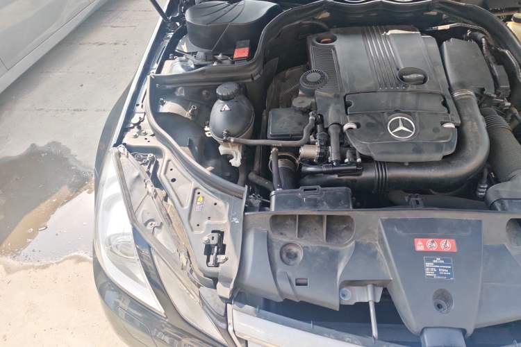 Used Mercedes-Benz E-Class 2010 E 260 CGI Coupe Engine Bay Right