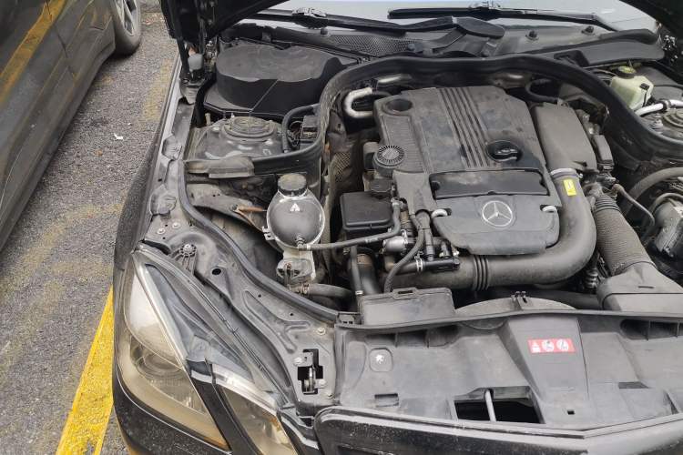 Used Mercedes-Benz E-Class 2010 E 260 CGI Fashion Model Engine Bay Right