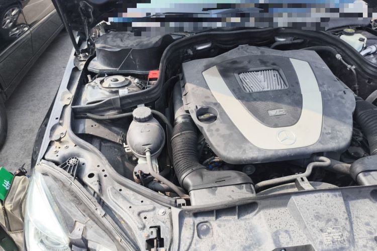 Used Mercedes-Benz E-Class 2010 E 300 L Fashion Model Engine Bay Right