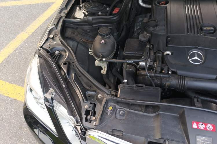 Used Mercedes-Benz E-Class 2010 E 200 CGI Elegant Model Engine Bay Right