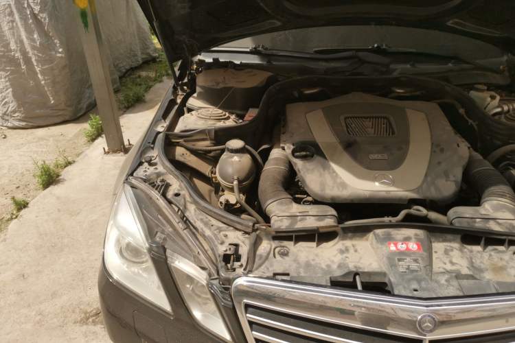 Used Mercedes-Benz E-Class 2010 E 300 L Fashion Model Engine Bay Right