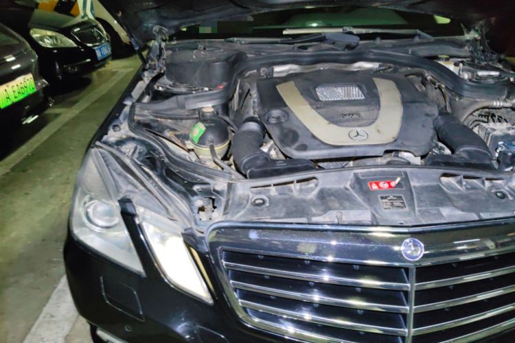 Used Mercedes-Benz E-Class 2010 E 300 L Fashion Model Engine Bay Right