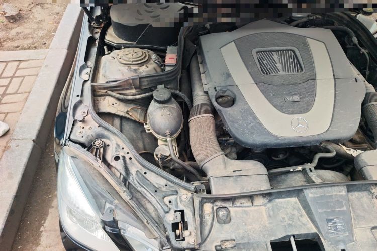 Used Mercedes-Benz E-Class 2010 E 300 L Fashion Model Engine Bay Right