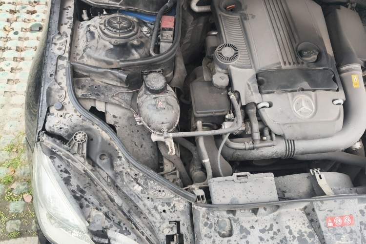 Used Mercedes-Benz E-Class 2010 E 200 CGI Elegant Model Engine Bay Right