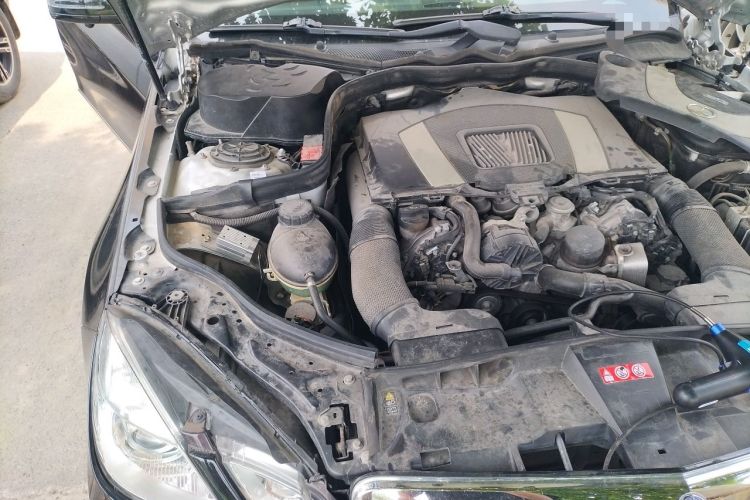 Used Mercedes-Benz E-Class 2010 E 300 L Fashion Model Engine Bay Right