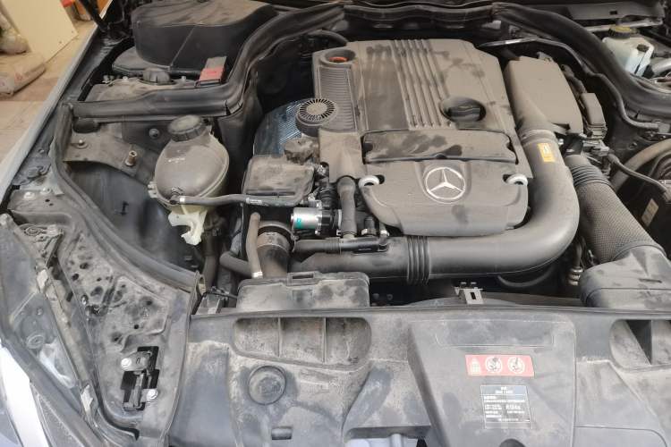 Used Mercedes-Benz E-Class 2010 E 260 CGI Coupe Engine Bay Right
