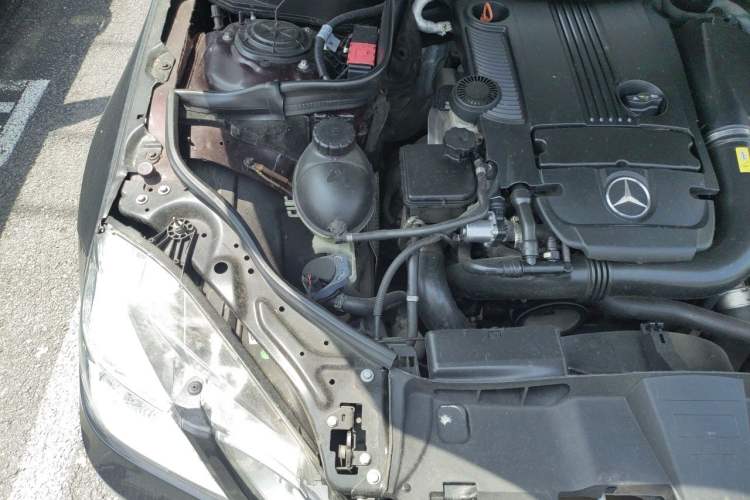 Used Mercedes-Benz E-Class 2010 E 260 CGI Fashion Model Engine Bay Right