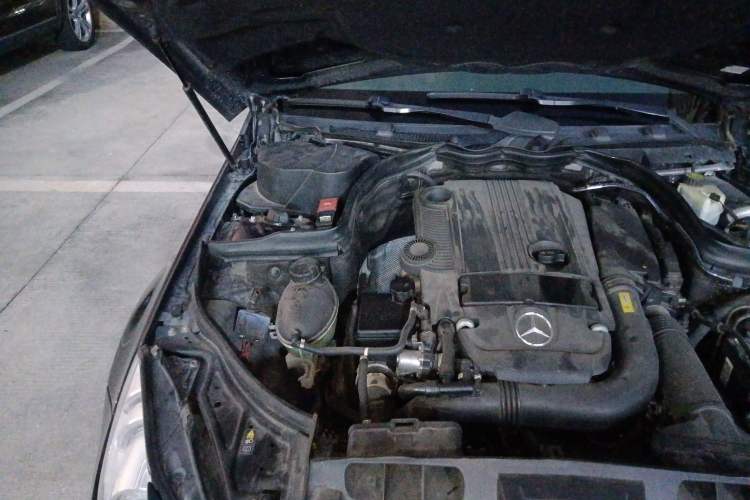 Used Mercedes-Benz E-Class 2010 E 260 CGI Coupe Engine Bay Right