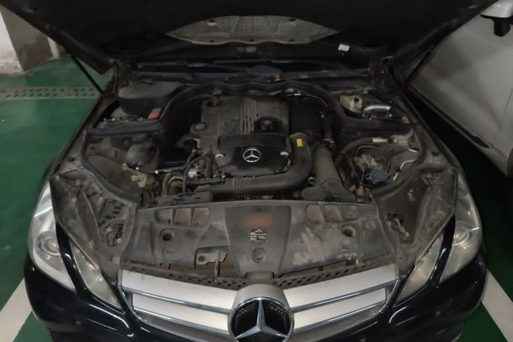 Used Mercedes-Benz E-Class 2010 E 260 CGI Coupe Engine Bay
