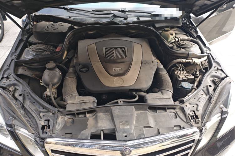 Used Mercedes-Benz E-Class 2010 E 300 L Fashion Model Engine Bay