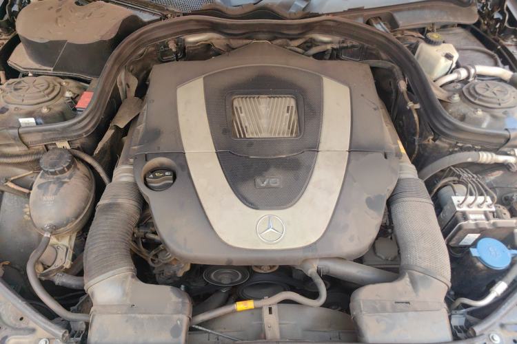 Used Mercedes-Benz E-Class 2010 E 300 L Fashion Model Engine Bay