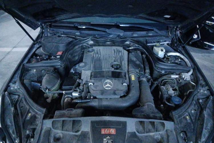 Used Mercedes-Benz E-Class 2010 E 260 CGI Coupe Engine Bay