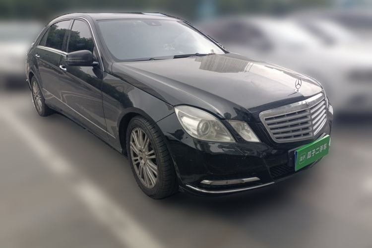 Used Mercedes-Benz E-Class 2010 E 300 L Fashion Model Front Right 45 Deg