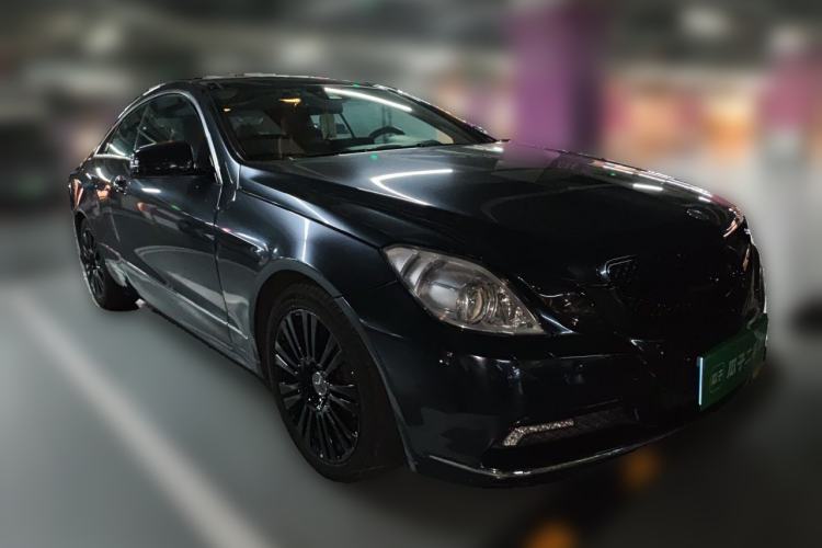 Used Mercedes-Benz E-Class 2010 E 260 CGI Coupe Front Right 45 Deg