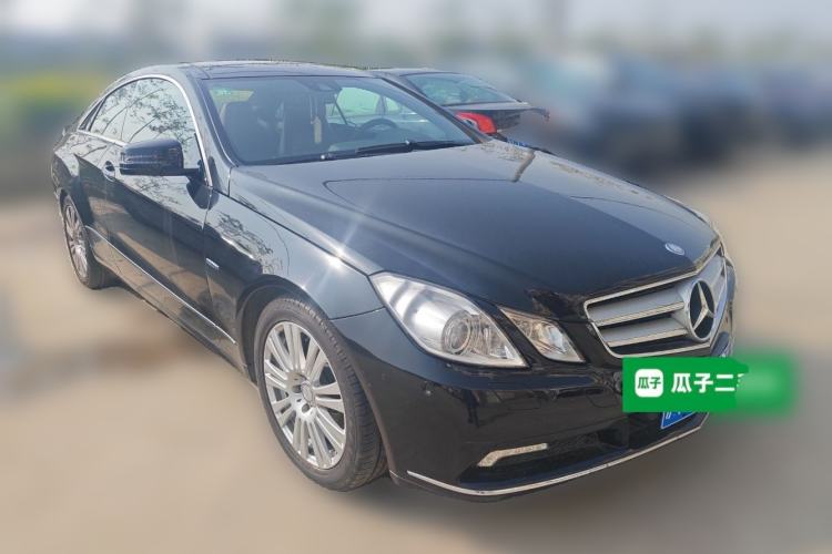 Used Mercedes-Benz E-Class 2010 E 260 CGI Coupe Front Right 45 Deg