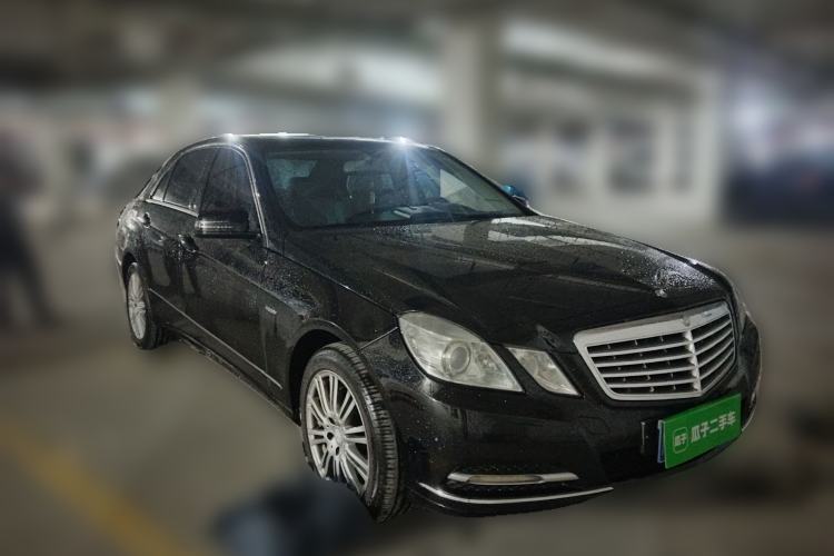 Used Mercedes-Benz E-Class 2010 E 200 CGI Elegant Model Front Right 45 Deg