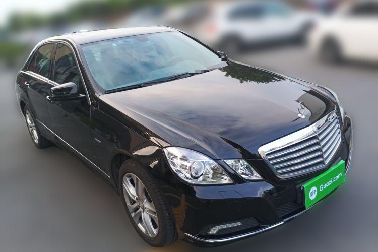 Used Mercedes-Benz E-Class 2010 E 200 CGI Elegant Model Front Right 45 Deg