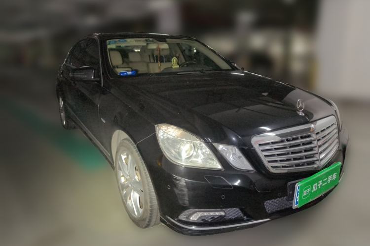 Used Mercedes-Benz E-Class 2010 E 200 CGI Elegant Model Front Right 45 Deg