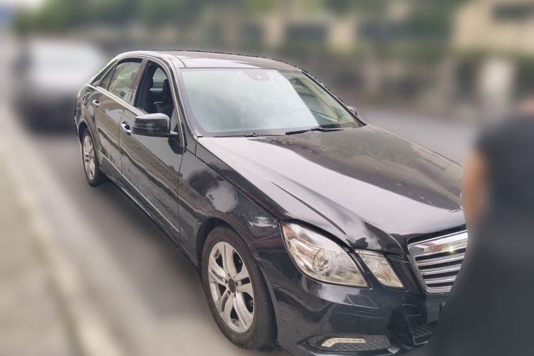 Used Mercedes-Benz E-Class 2010 E 300 Elegant Luxury Edition Front Right 45 Deg