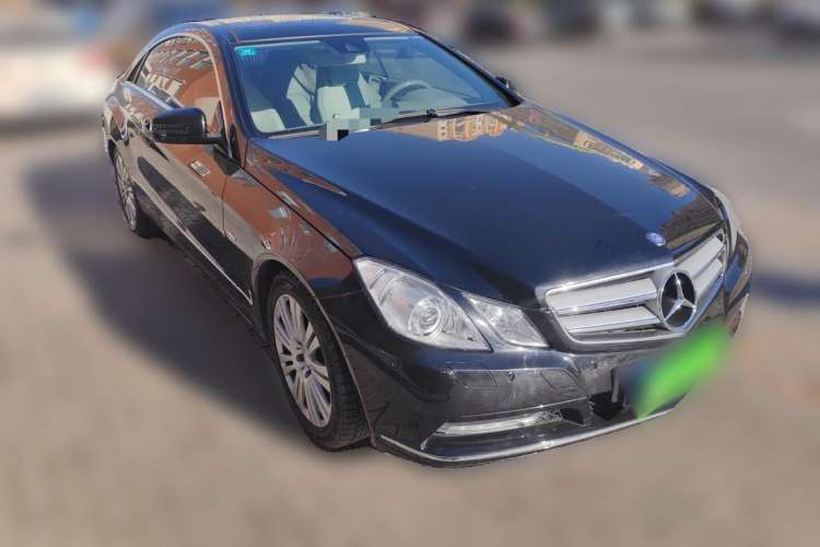 Used Mercedes-Benz E-Class 2010 E 260 CGI Coupe Front Right 45 Deg
