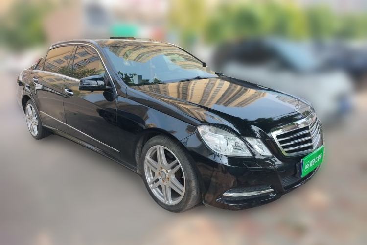 Used Mercedes-Benz E-Class 2010 E 300 L Fashion Model Front Right 45 Deg