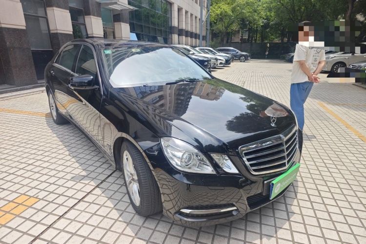 Used Mercedes-Benz E-Class 2010 E 300 L Fashion Model Front Right 45 Deg