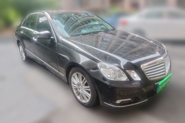 Used Mercedes-Benz E-Class 2010 E 300 Elegant Luxury Edition Front Right 45 Deg