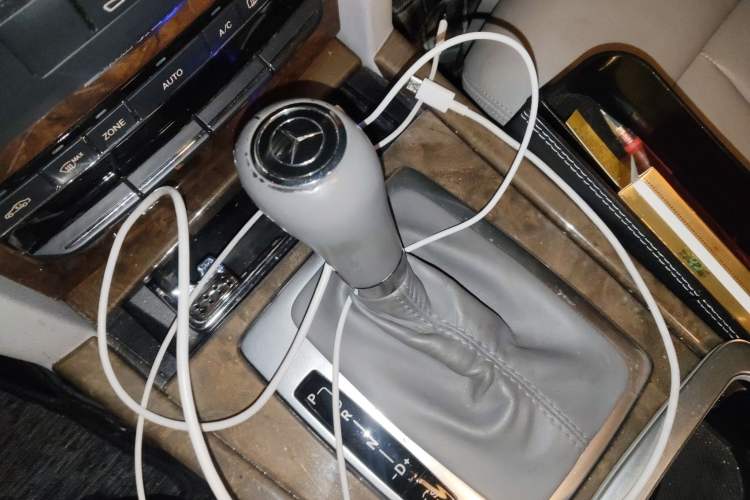 Used Mercedes-Benz E-Class 2010 E 200 CGI Elegant Model Gear Lever