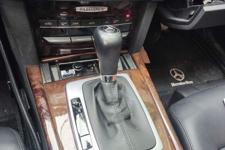 Used Mercedes-Benz E-Class 2010 E 260 L CGI Elegant Model Gear Lever