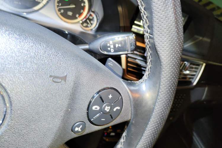 Used Mercedes-Benz E-Class 2010 E 300 L Fashion Model Gear Lever