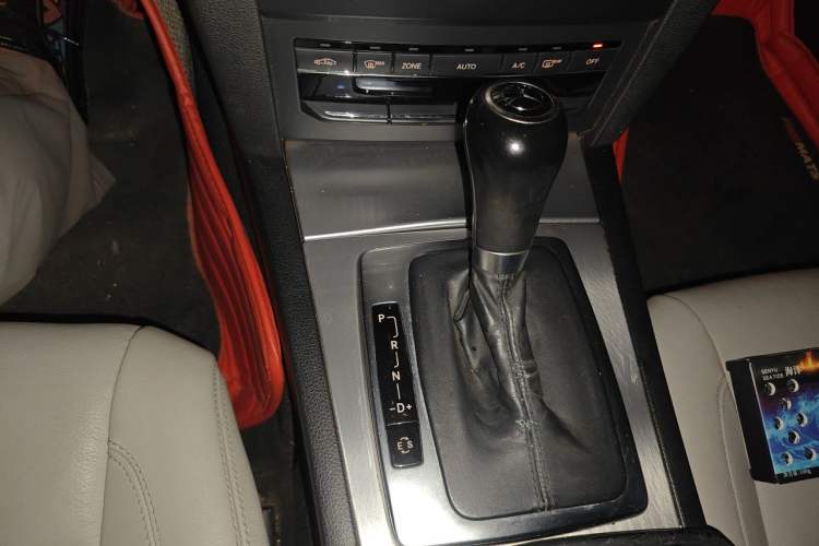 Used Mercedes-Benz E-Class 2010 E 260 CGI Coupe Gear Lever