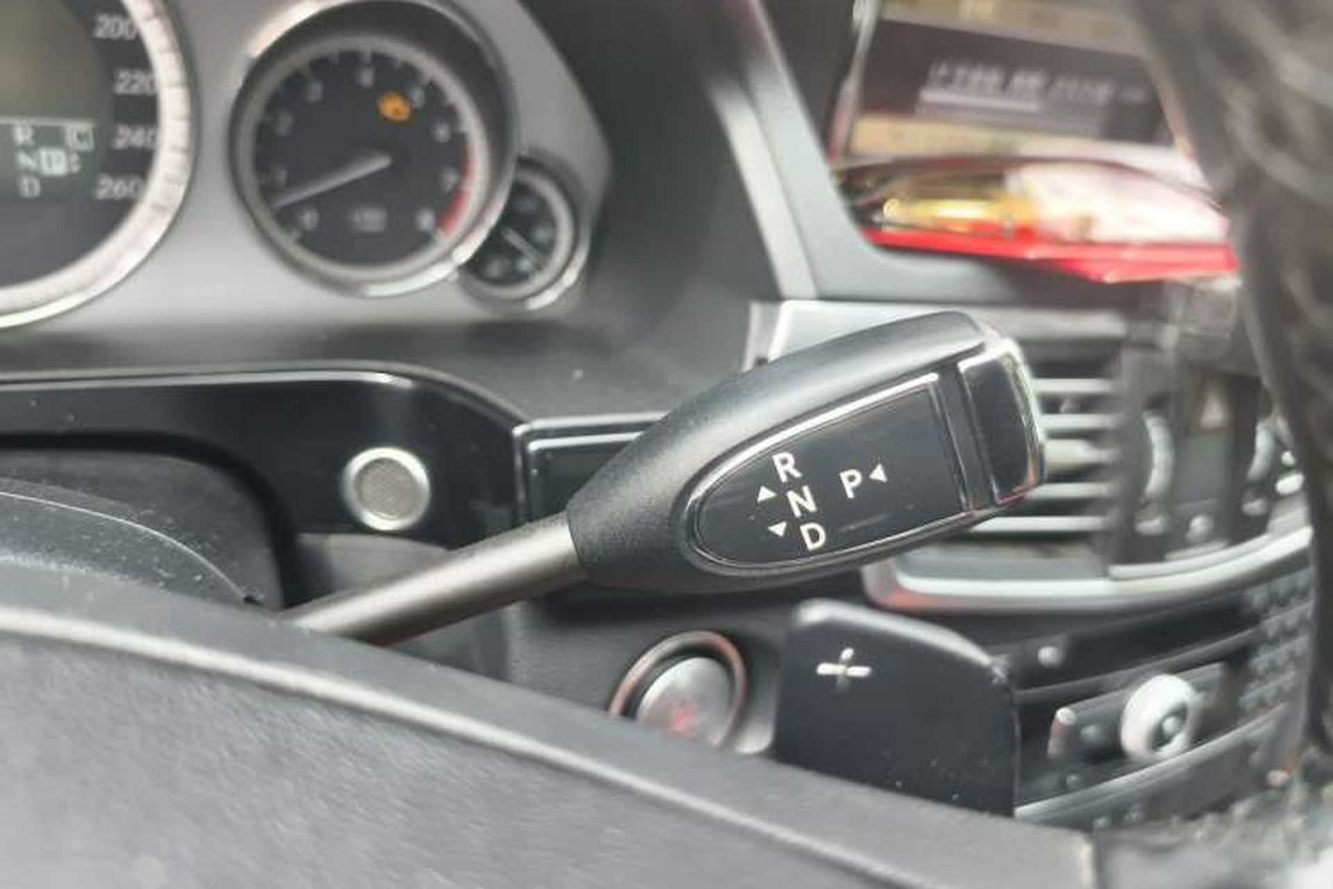 Used Mercedes-Benz E-Class 2010 E 300 L Fashion Model Gear Lever