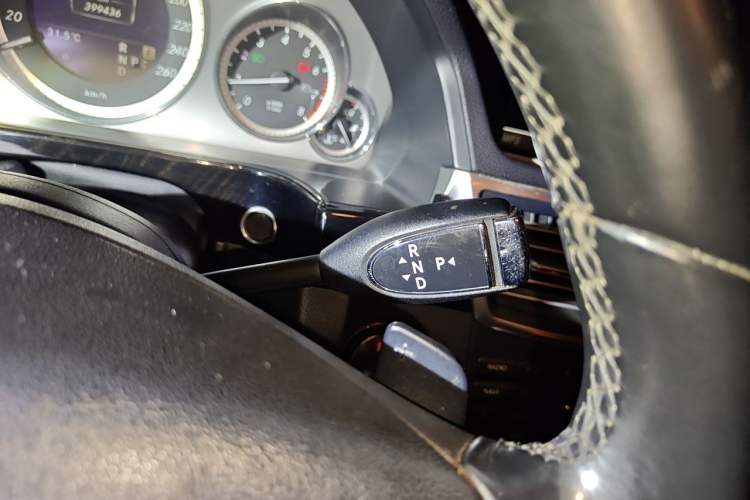 Used Mercedes-Benz E-Class 2010 E 300 L Fashion Model Gear Lever