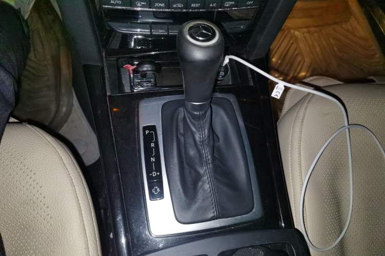 Used Mercedes-Benz E-Class 2010 E 260 CGI Fashion Model Gear Lever