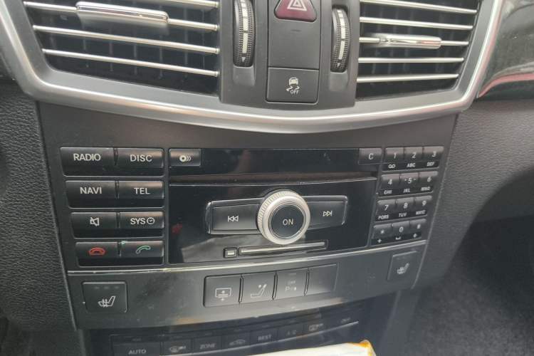 Used Mercedes-Benz E-Class 2010 E 300 Elegant Luxury Edition Gear Lever
