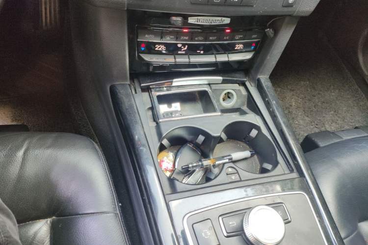 Used Mercedes-Benz E-Class 2010 E 300 L Fashion Model Gear Lever