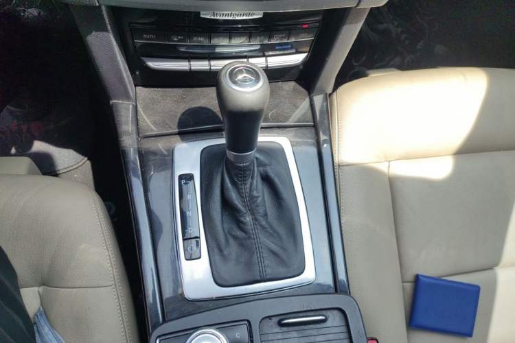 Used Mercedes-Benz E-Class 2010 E 260 CGI Fashion Model Gear Lever