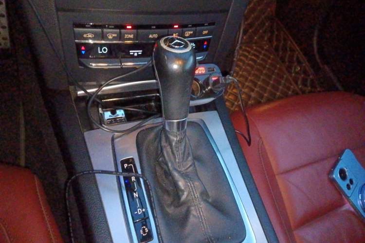 Used Mercedes-Benz E-Class 2010 E 260 CGI Coupe Gear Lever