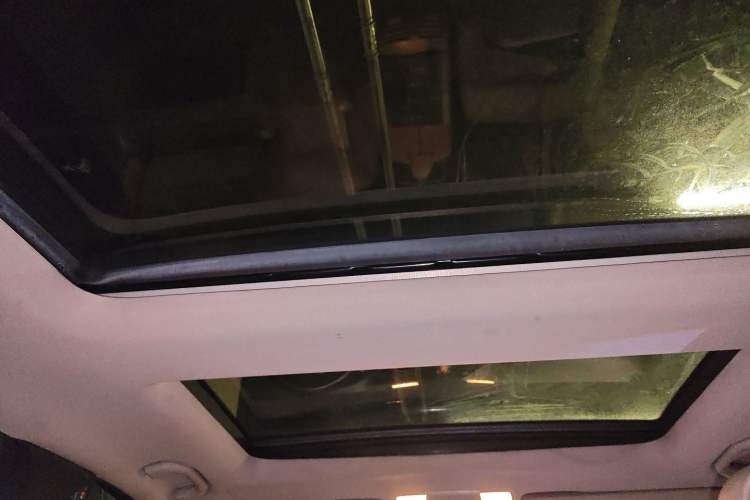Used Mercedes-Benz E-Class 2010 E 300 L Fashion Model Headliner