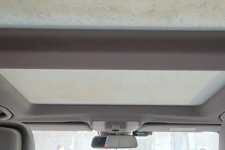 Used Mercedes-Benz E-Class 2010 E 300 L Fashion Model Headliner