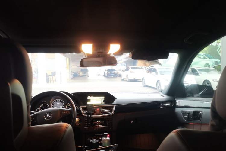 Used Mercedes-Benz E-Class 2010 E 300 L Fashion Model Headliner