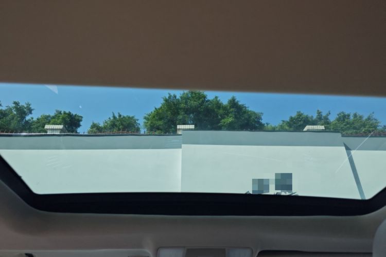 Used Mercedes-Benz E-Class 2010 E 300 L Fashion Model Headliner